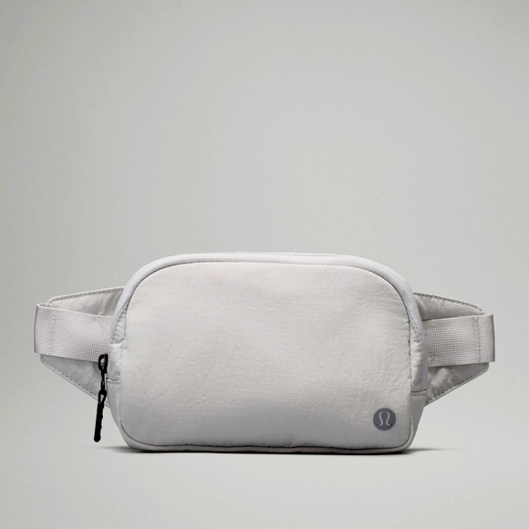 lululemon Everywhere Light Gray Belt Bag. BNNW - Picture 1 of 7